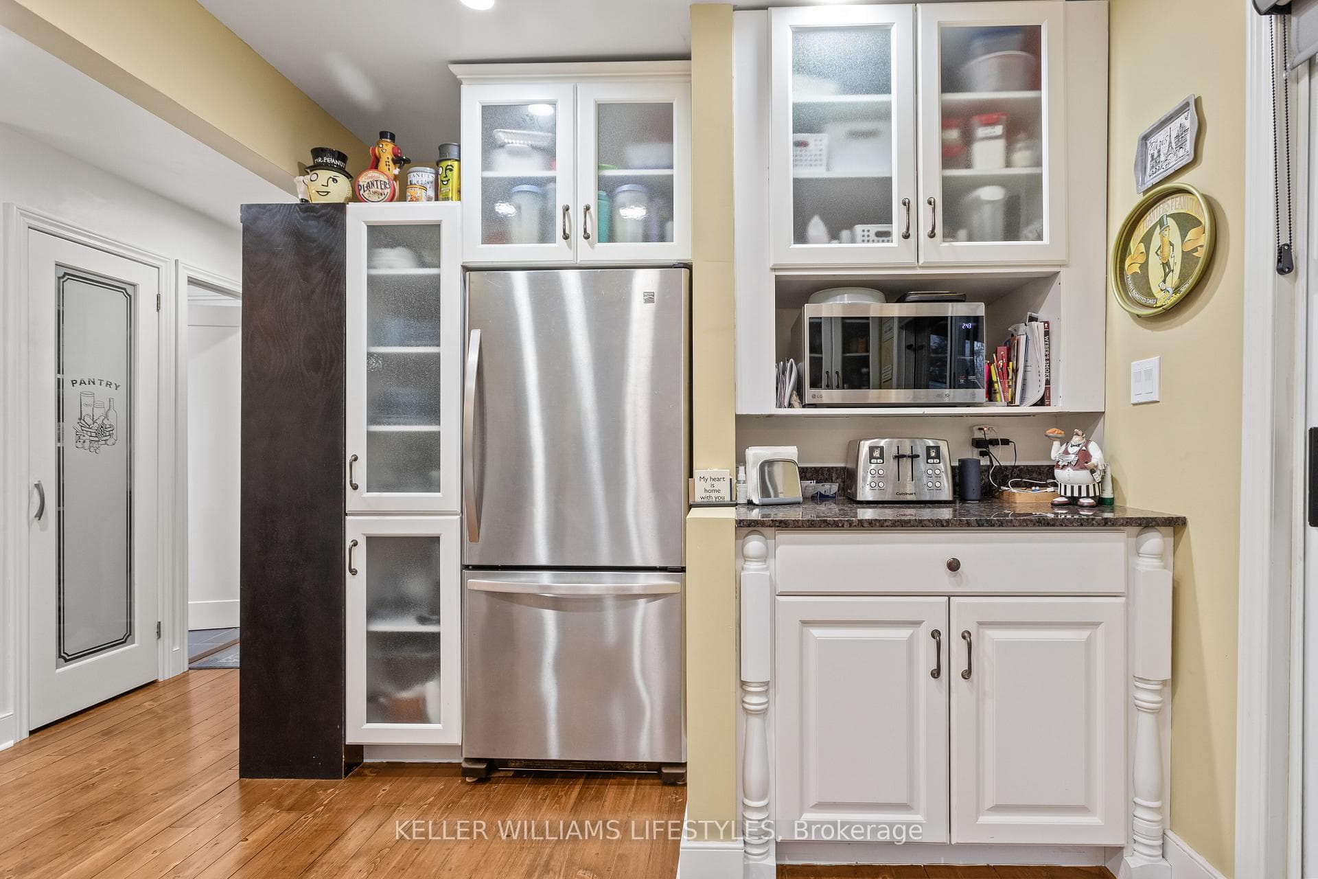2628 Dundas Street photo 13