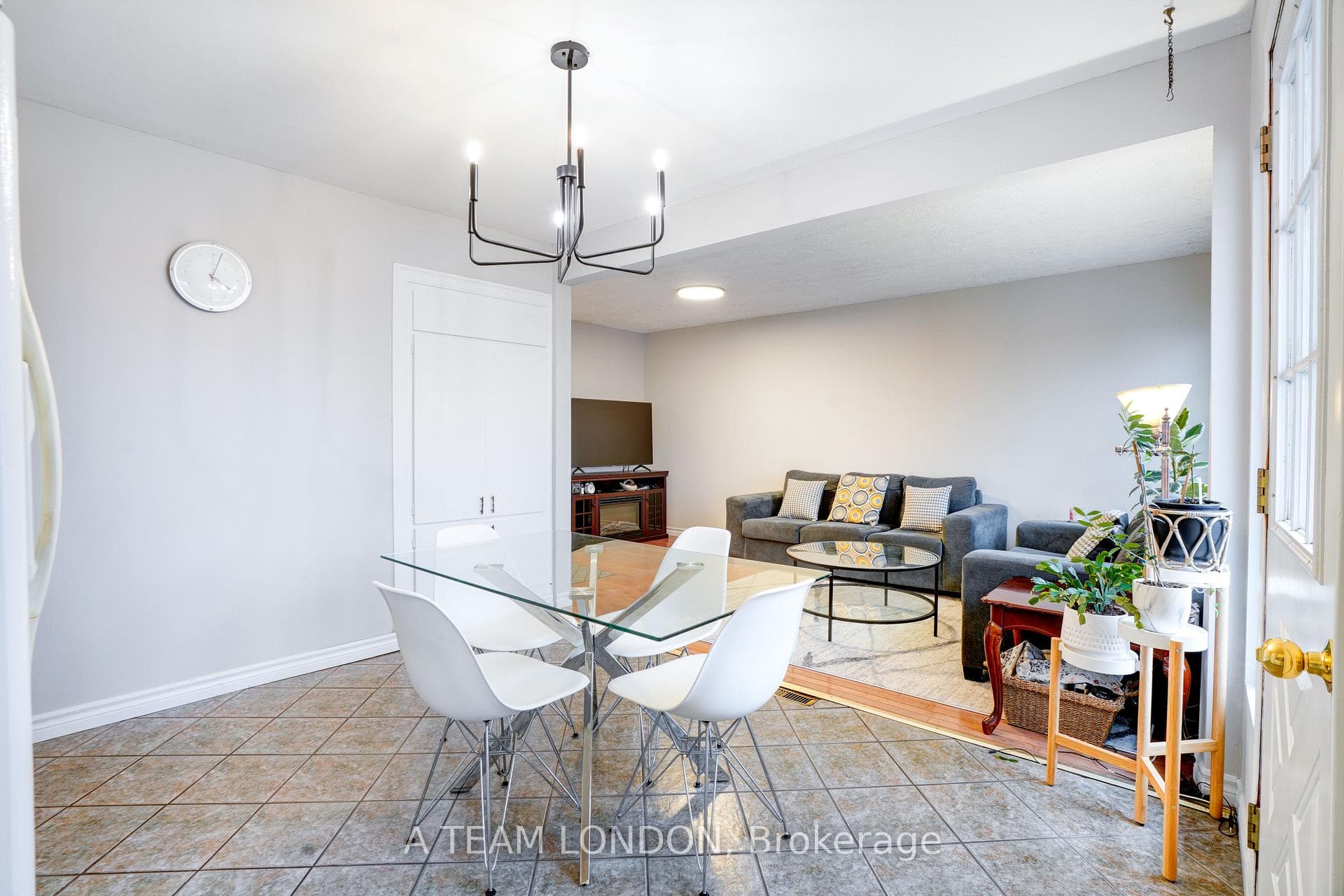 338 Riverside Drive photo 11