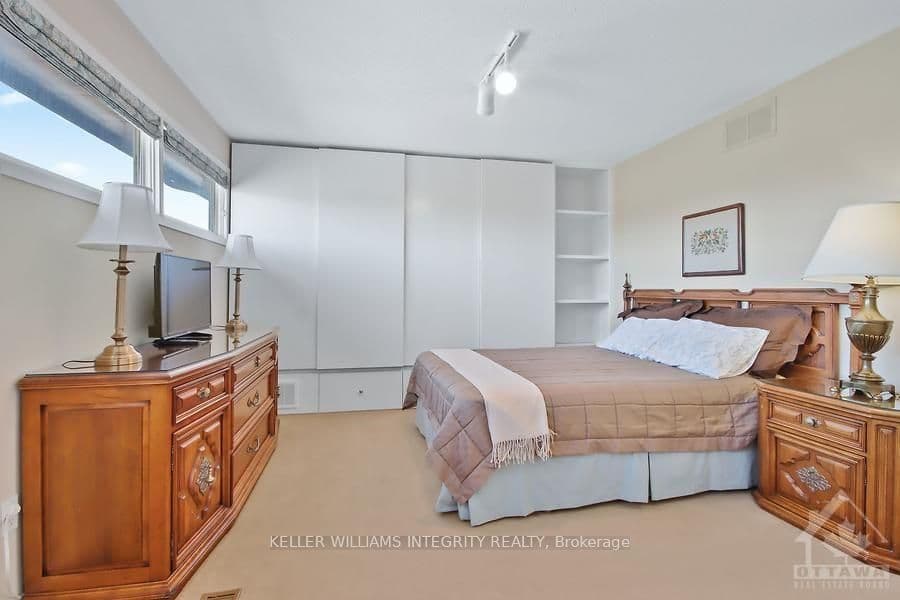 59 BETHUNE Way photo 13