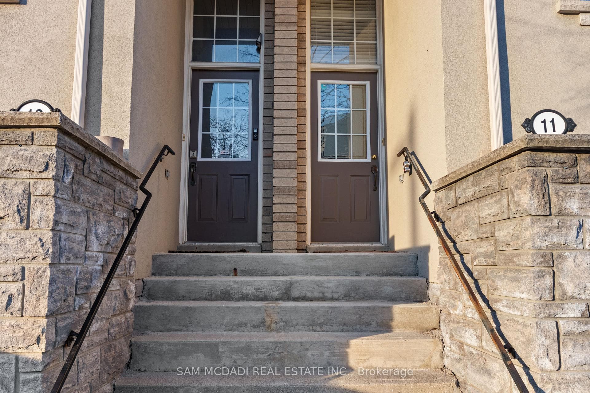 435 Hensall Circle Unit 11 photo 3