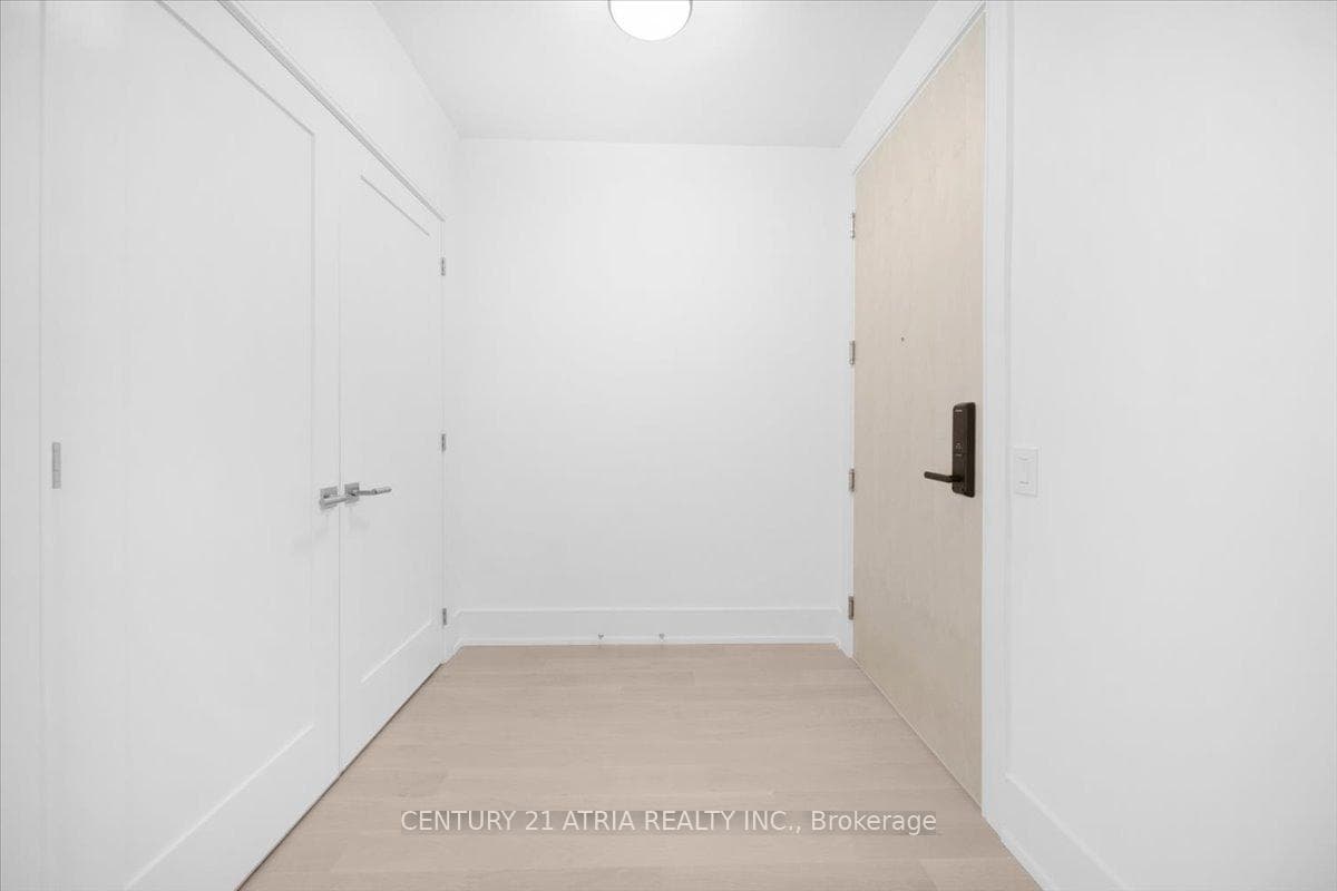 155 Merchants' Wharf N/A Unit 808 photo 3