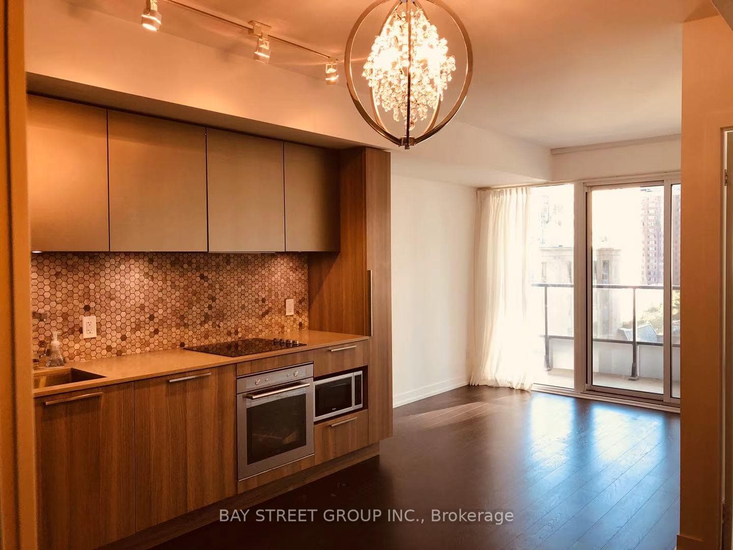 85 Wood Street Unit 1102 photo 4