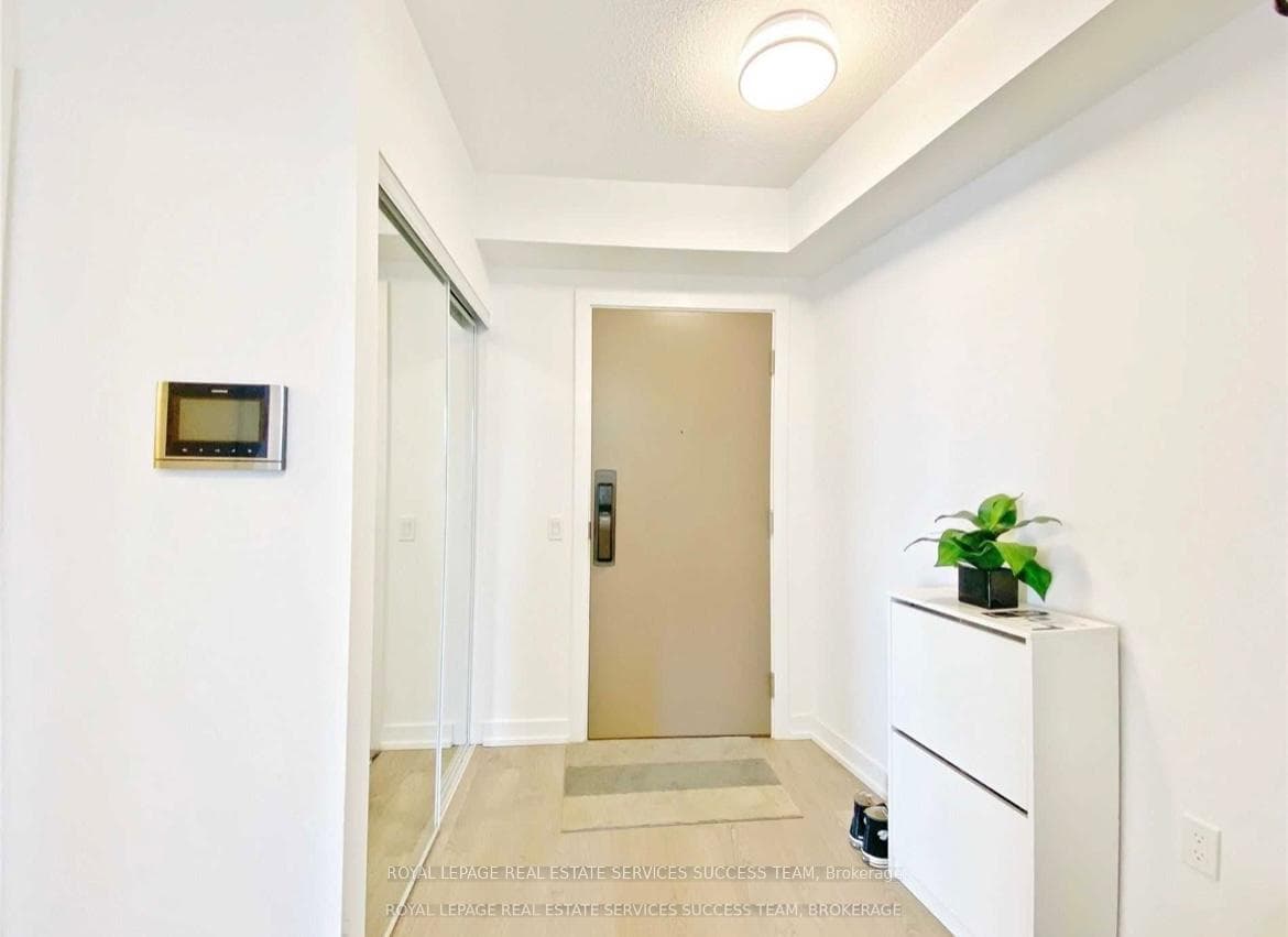 10 York Street Unit 1305 photo 3