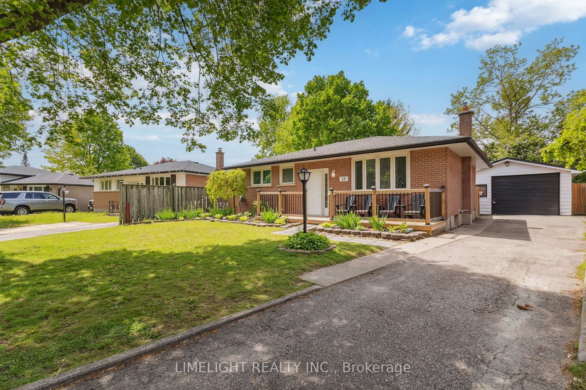 15 Oneida Road photo 46