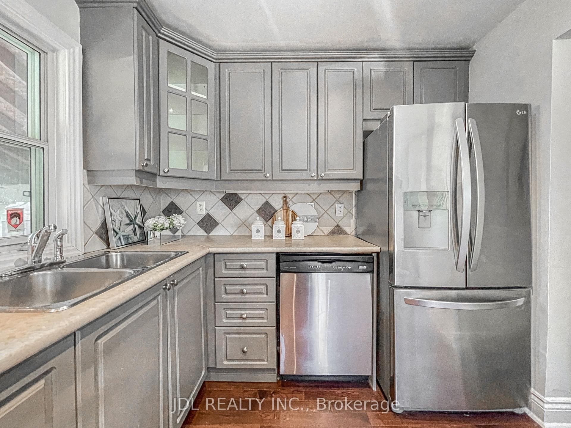 209 Harlandale Avenue Unit (Upper) photo 8