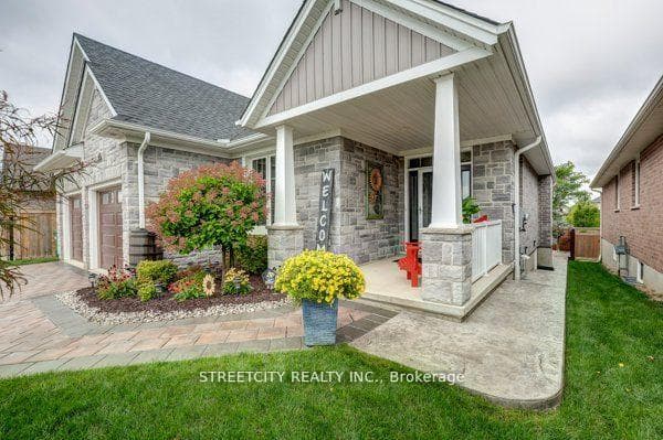 32 Acorn Trail photo 2