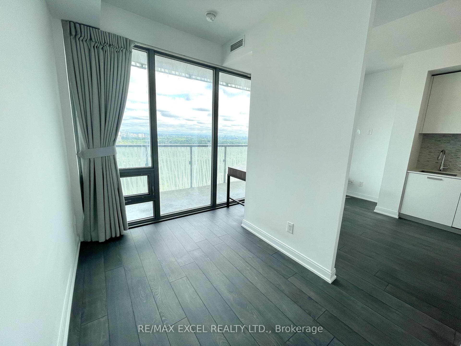 50 Charles Street Unit 4010 photo 5