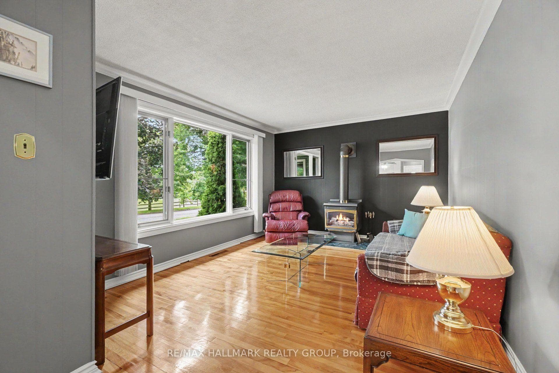 1839 Hutton Avenue photo 5
