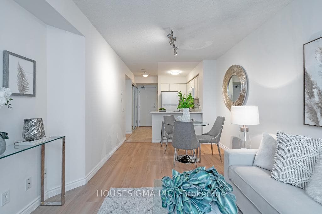 30 Harrison Garden Boulevard Unit 709 photo 16