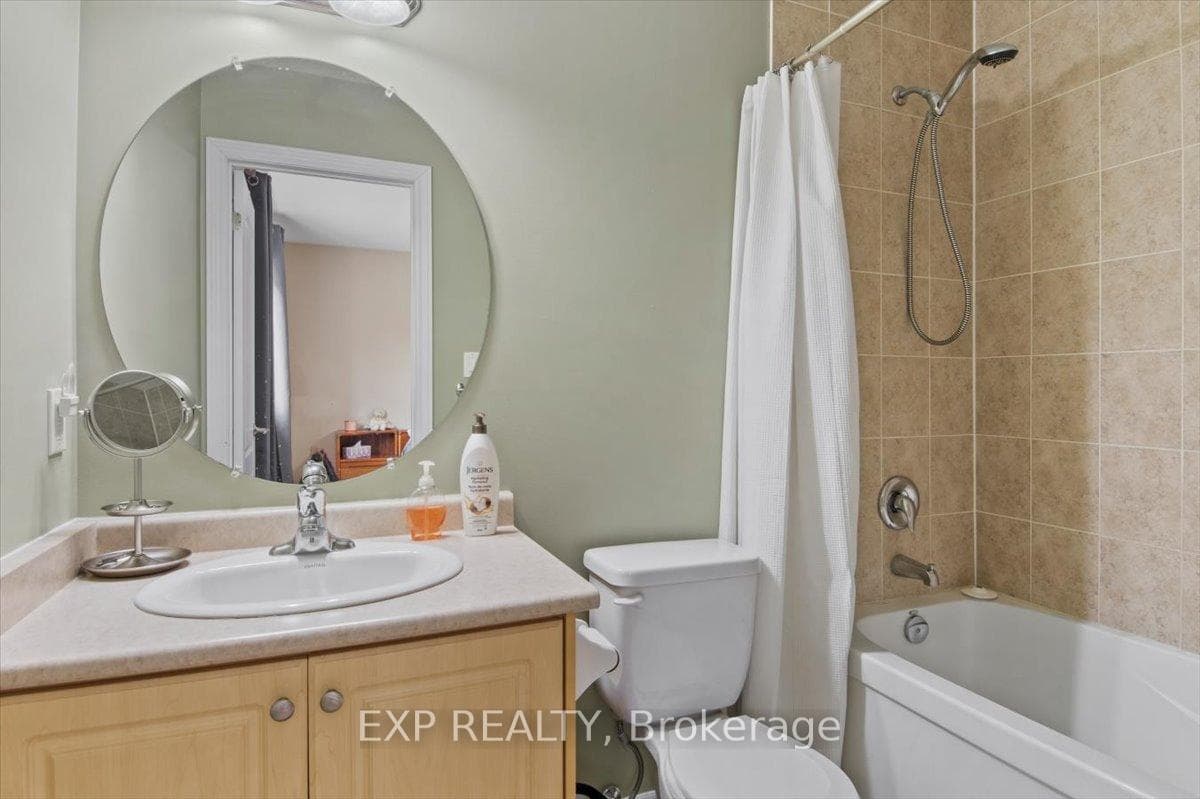 8 Milner Court photo 20