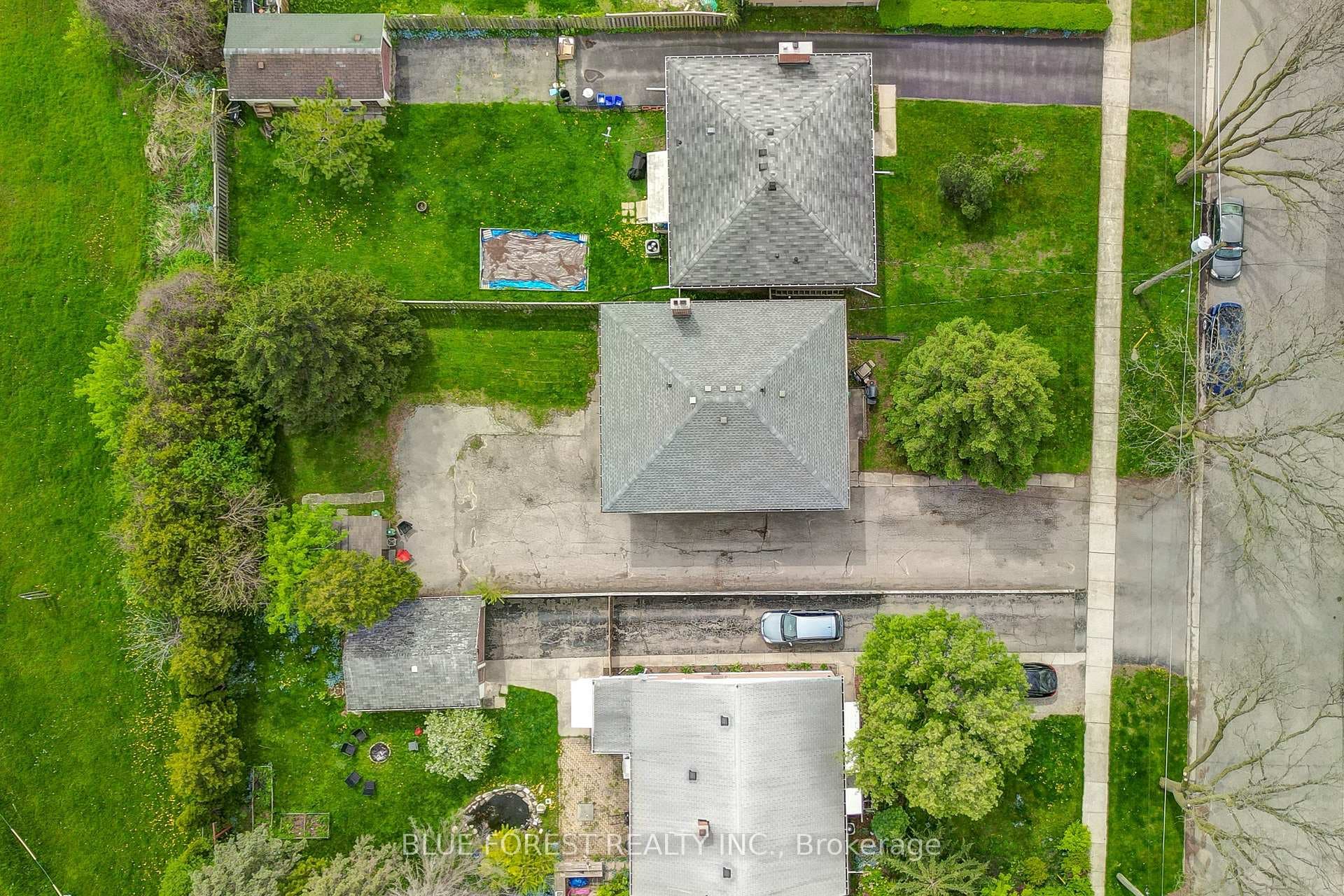 390 Thiel Street photo 10