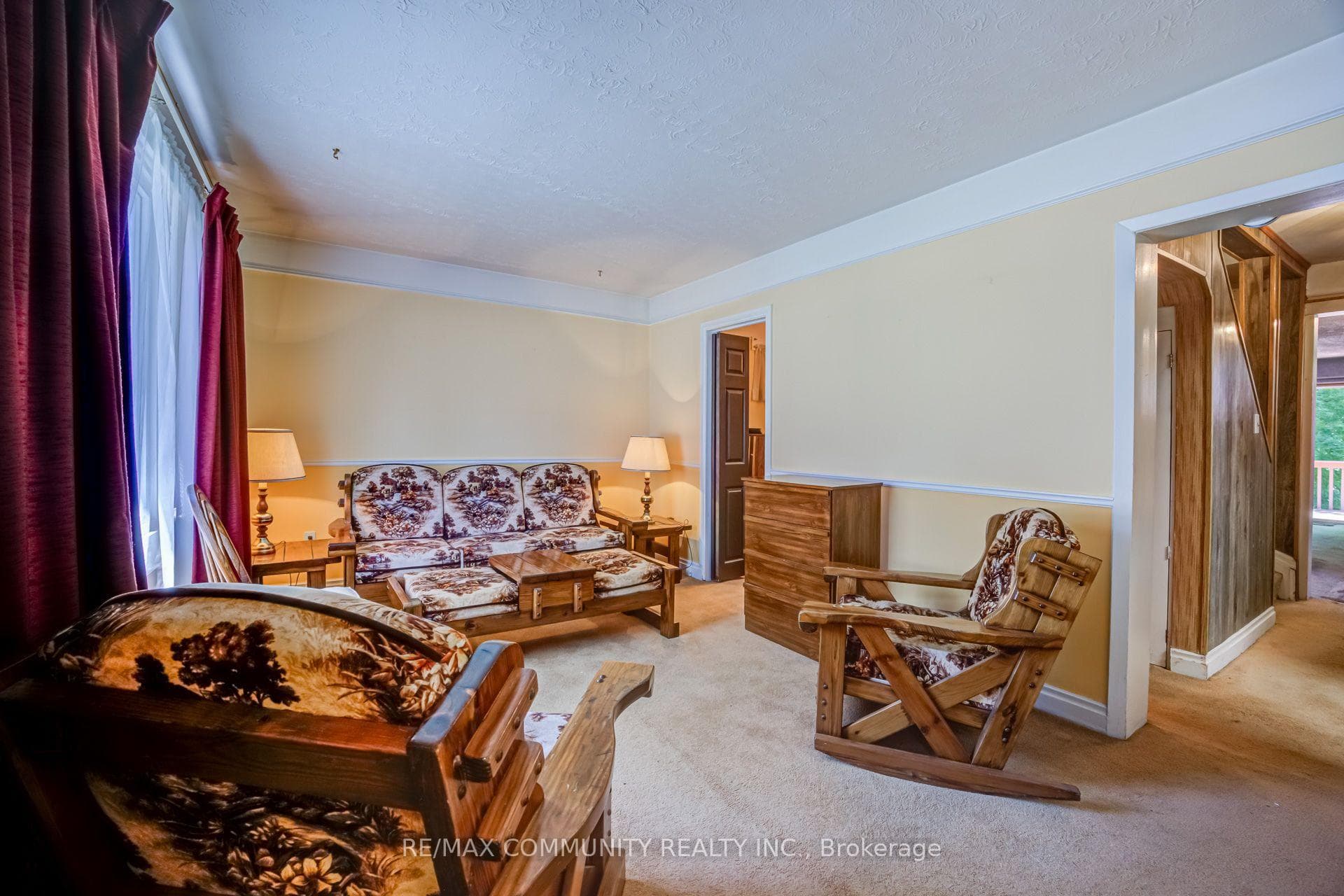 449 Ritson Road photo 5