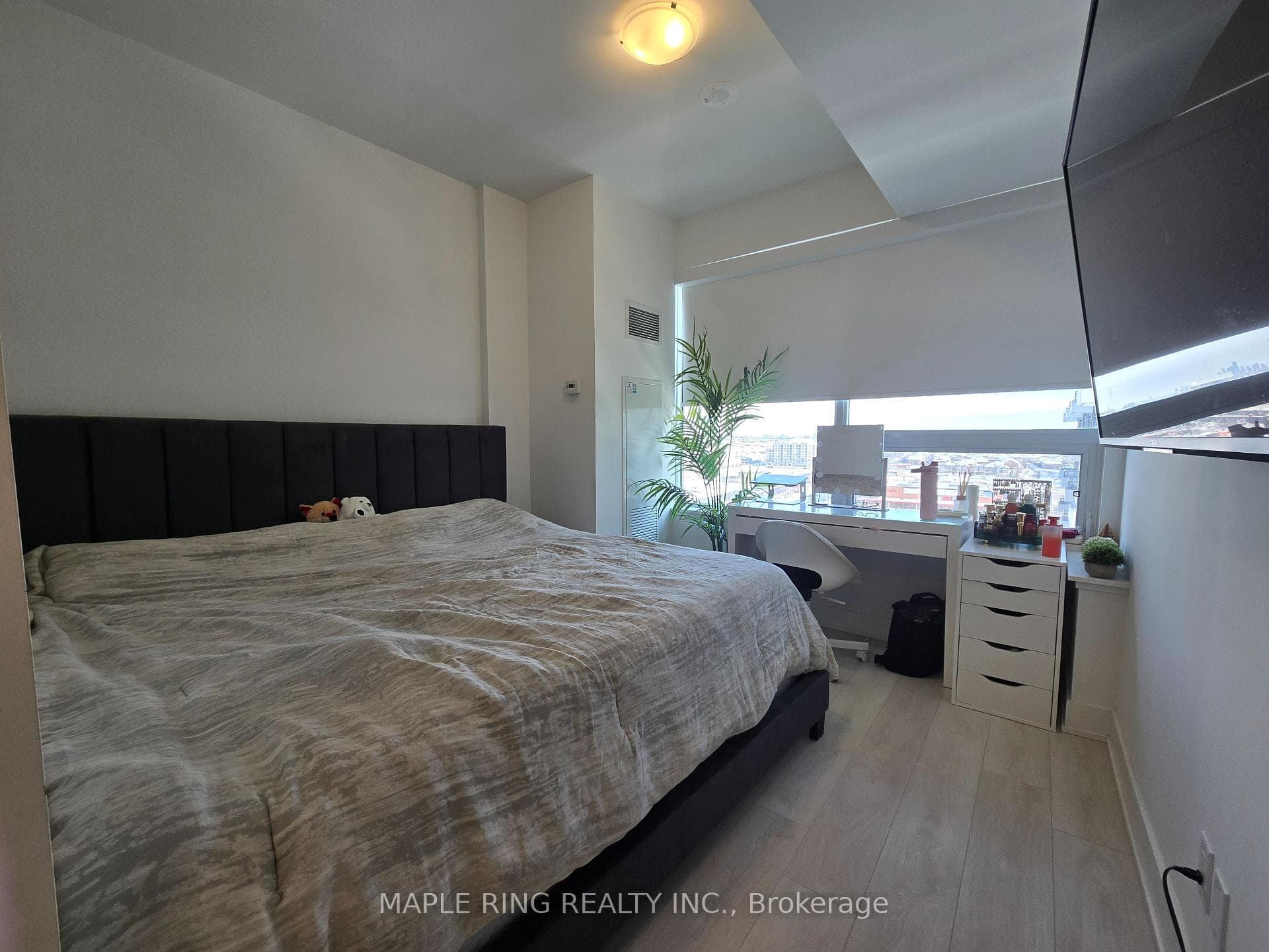 2481 Taunton Road Unit 1104 photo 6