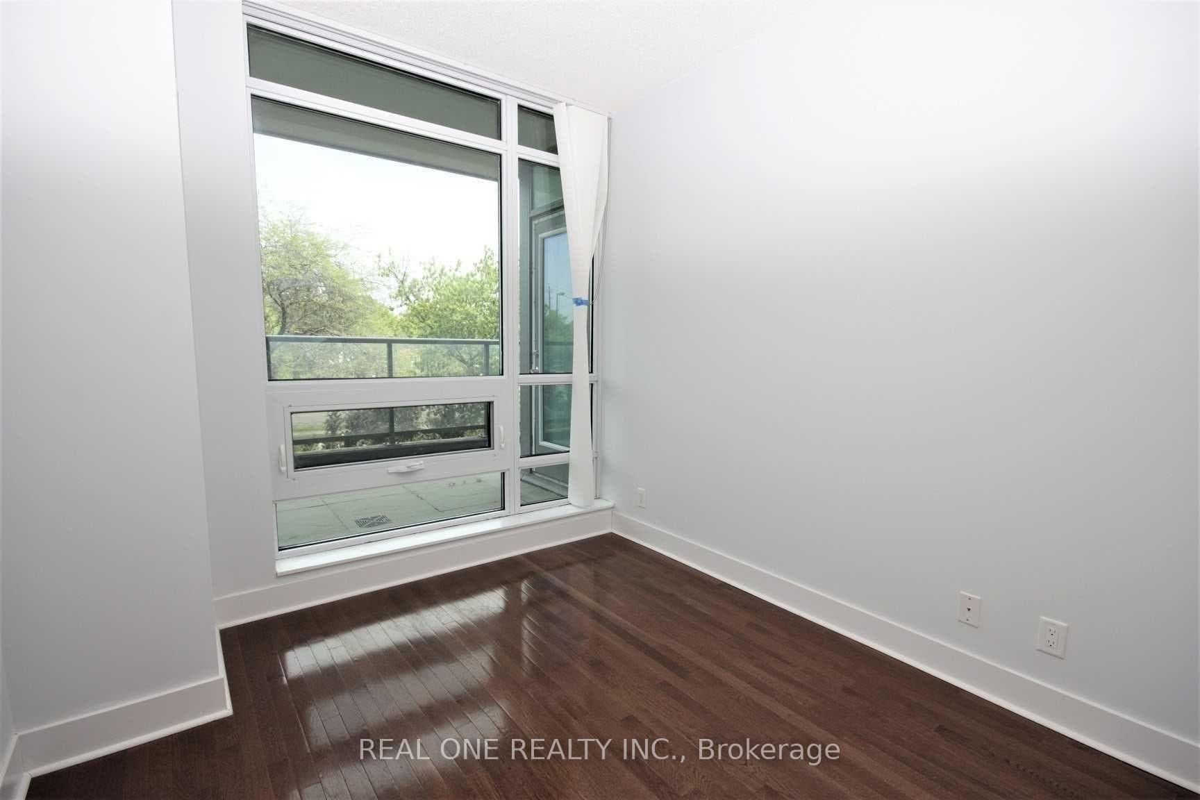 26 Norton Avenue Unit 307 photo 11