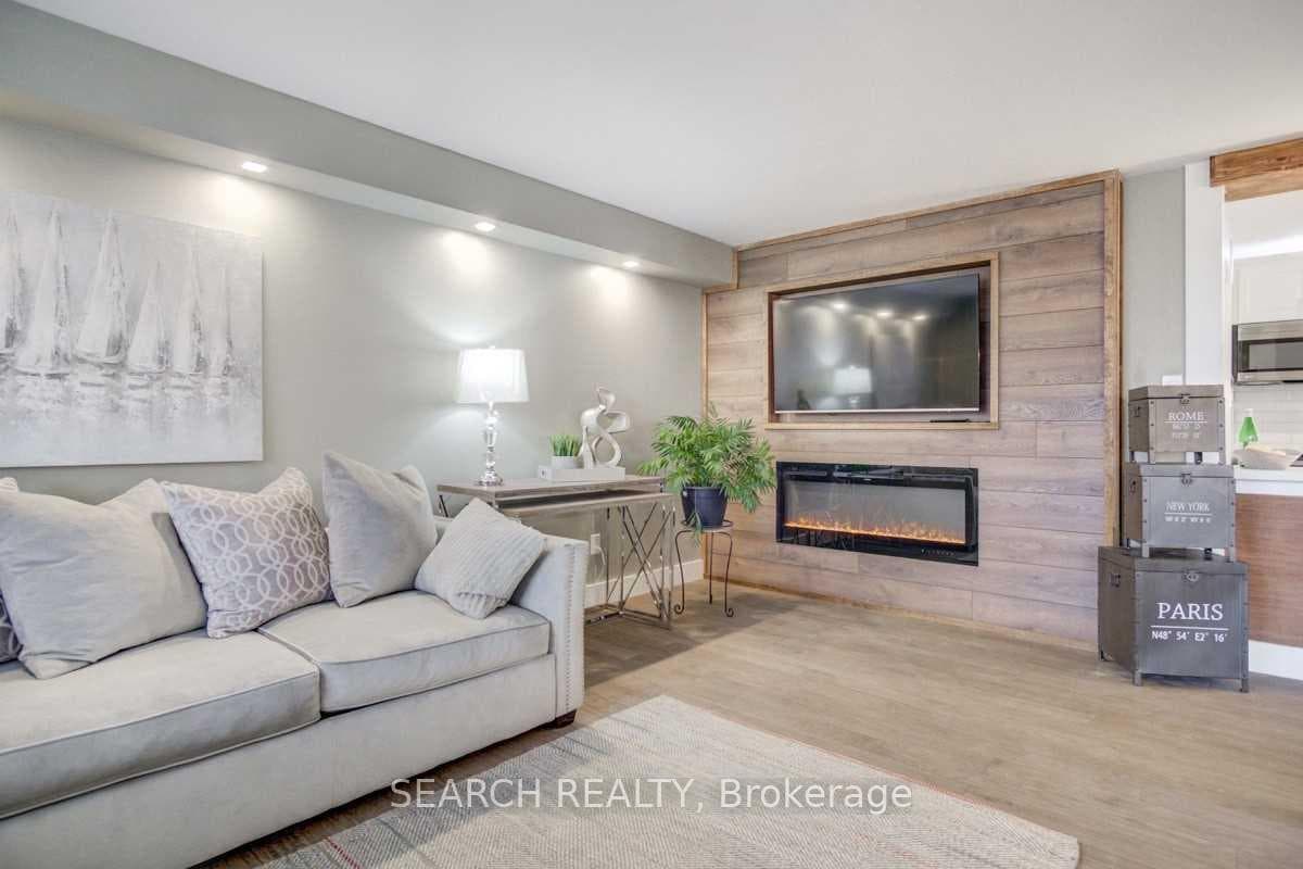 1320 Mississauga Valley Boulevard Unit 206 photo 1