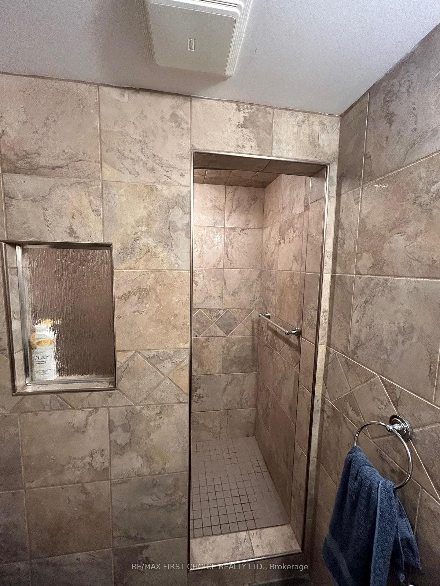 413 Regina Avenue photo 22