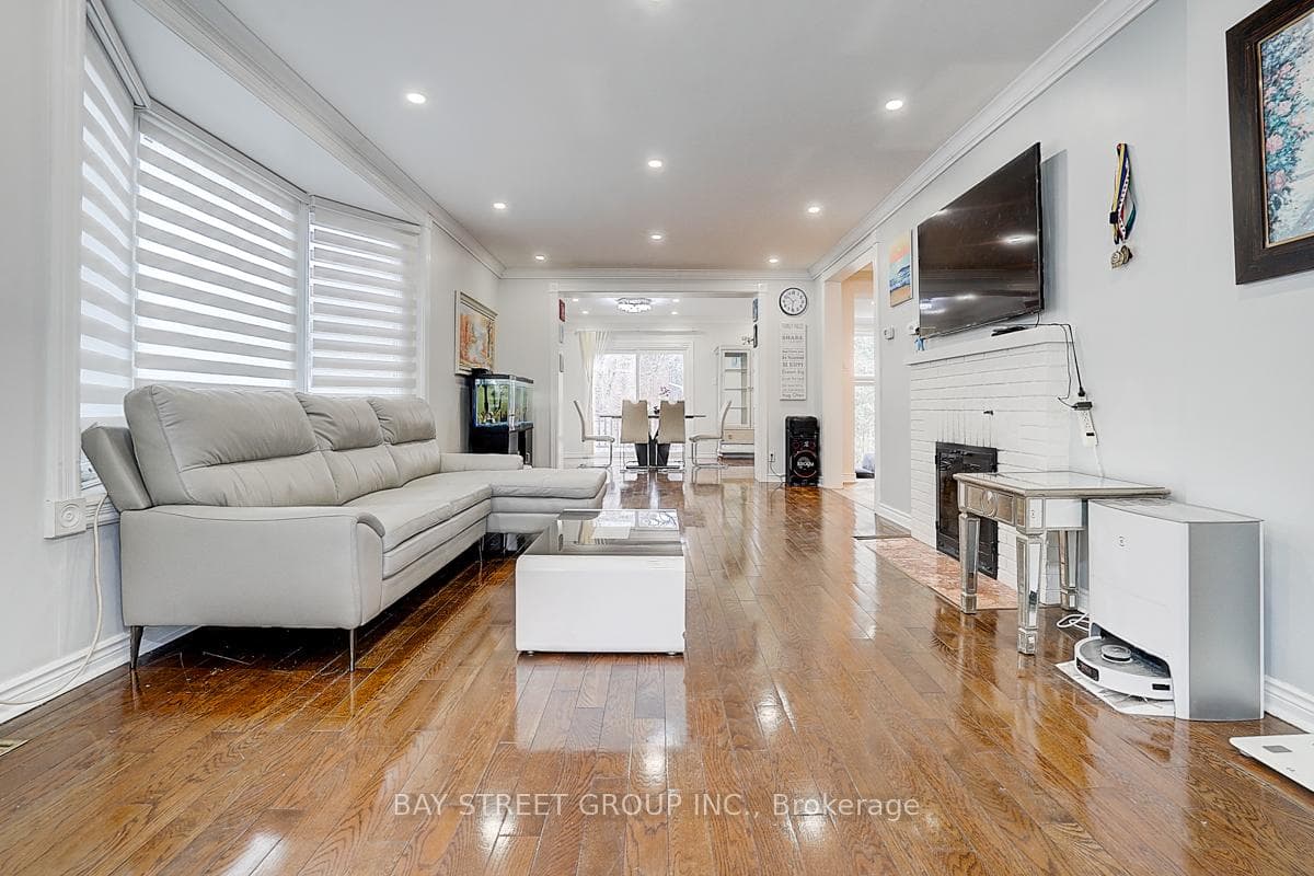 6 Larwood Boulevard photo 6