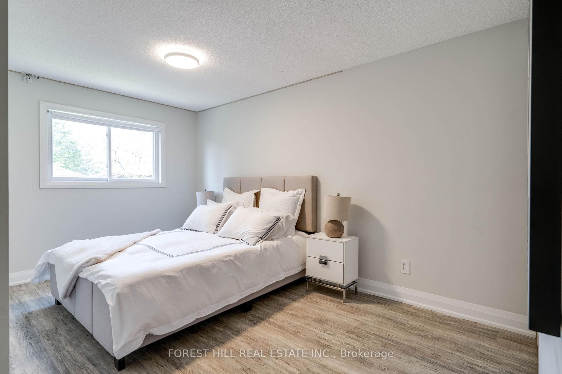 181 Lisa Crescent photo 24