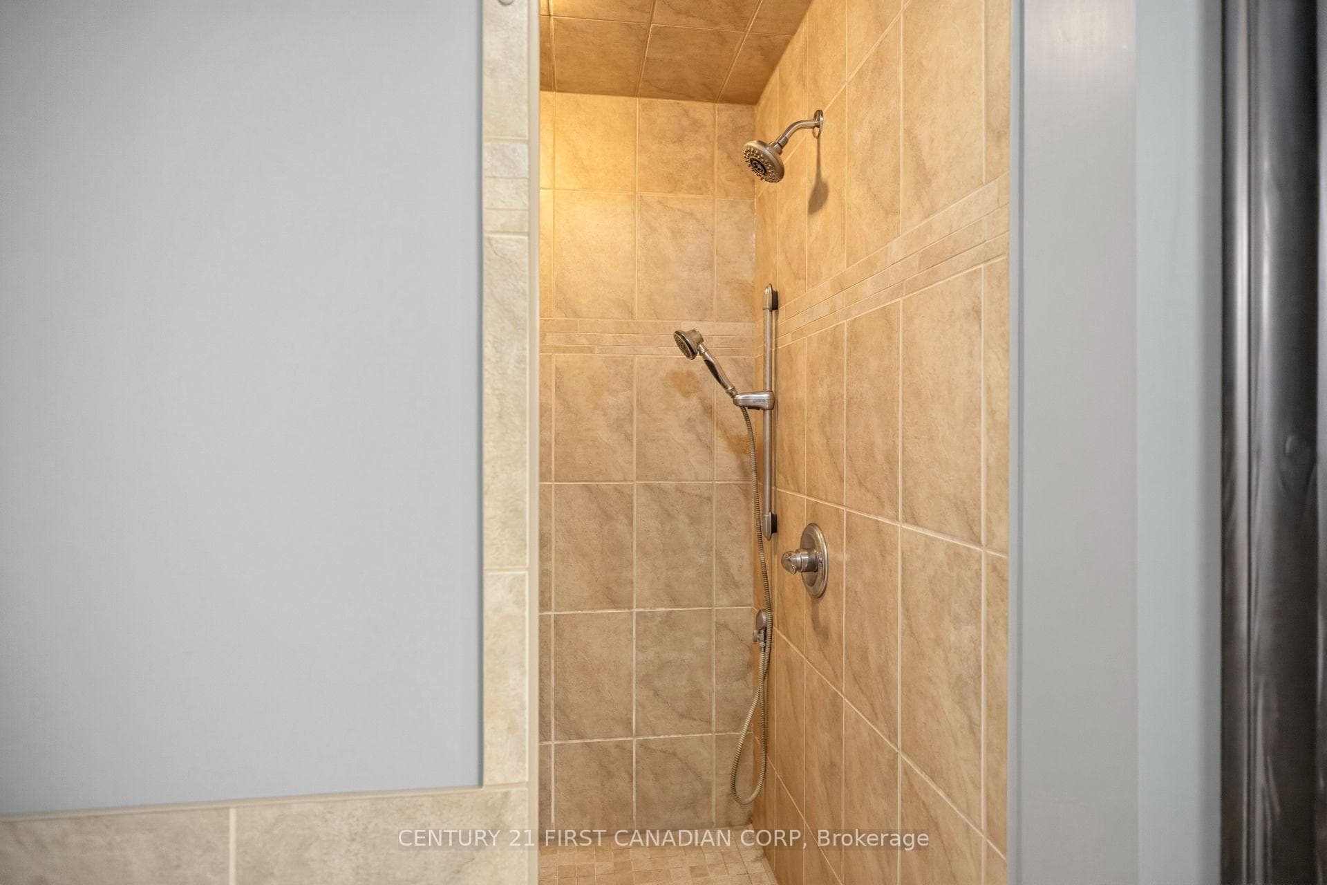 292 Walnut Street photo 17