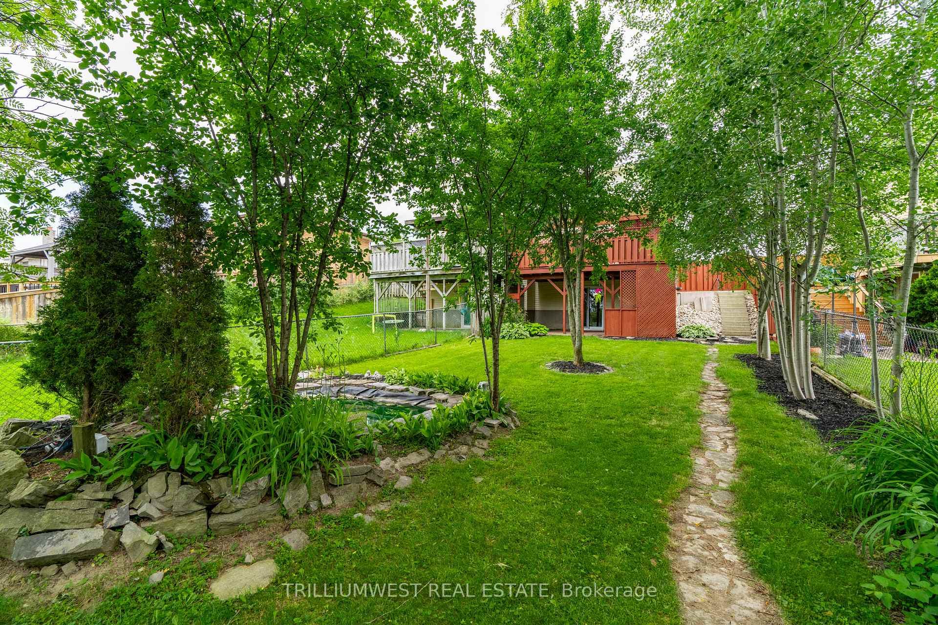 70 Montana Crescent photo 34