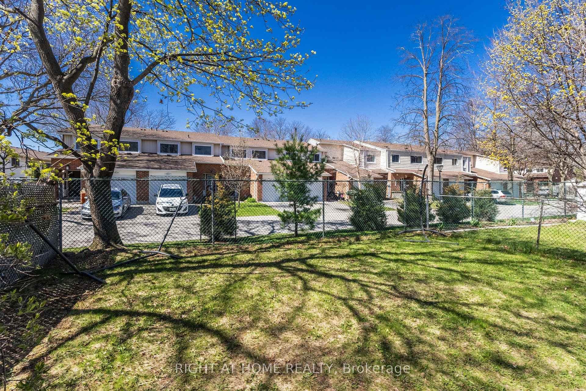 1462 Paddington Court photo 45