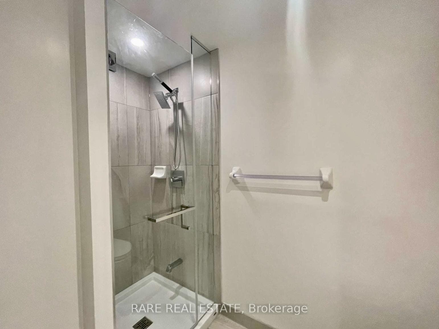 195 Redpath Avenue Unit 1004 photo 12