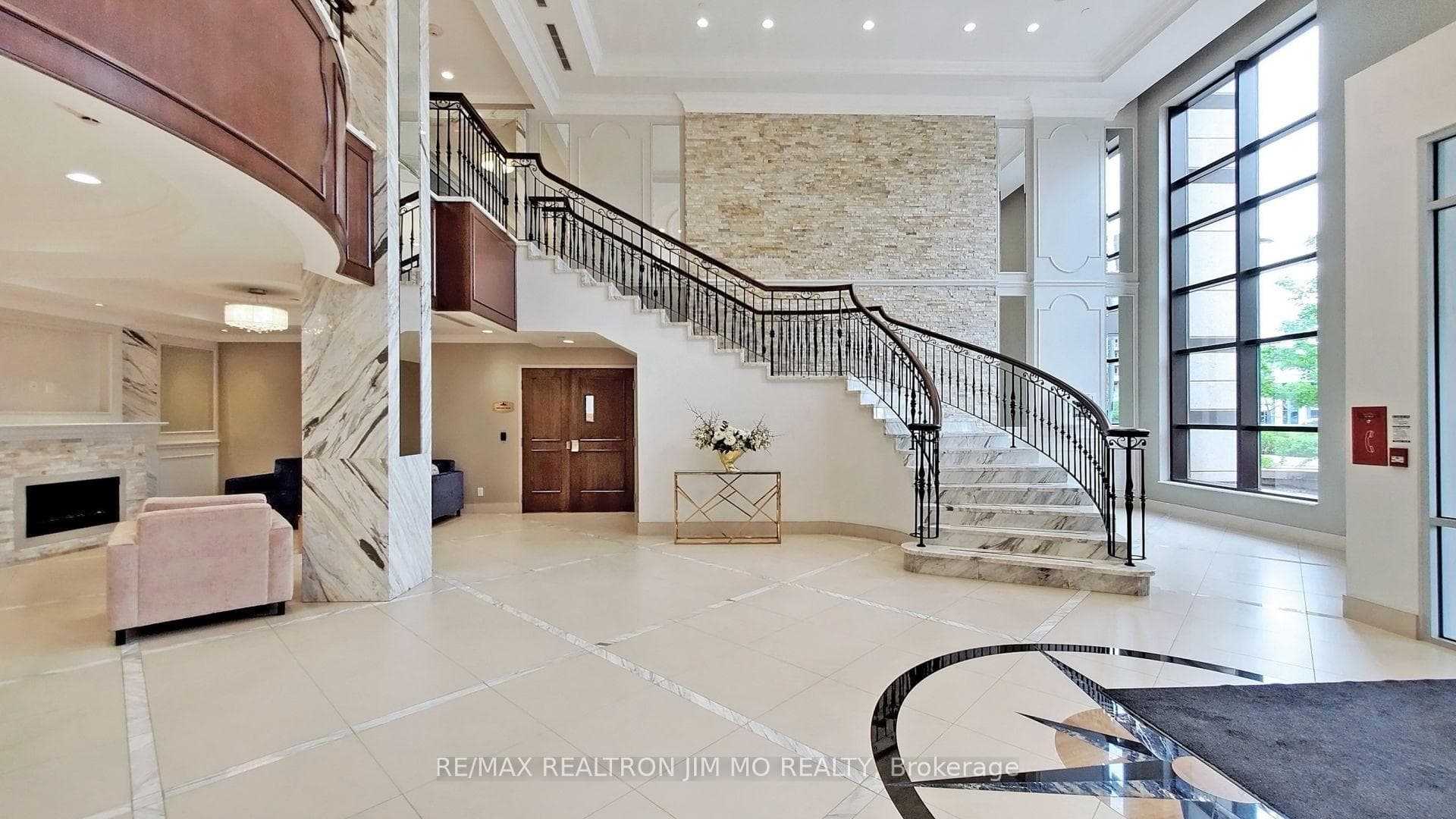 89 South Town Centre Boulevard Unit Ph 1802 photo 8