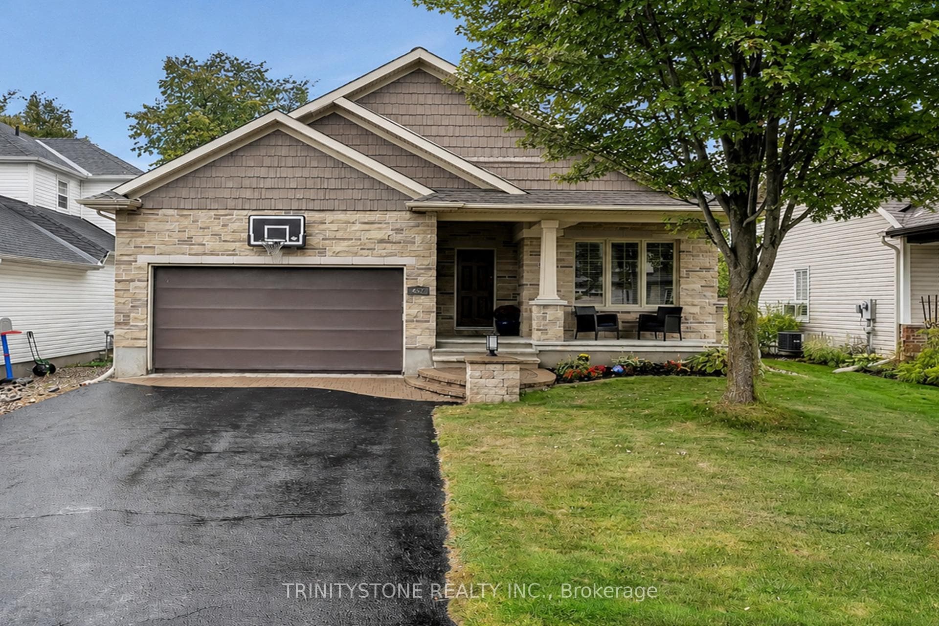 452 Landswood Way photo 2