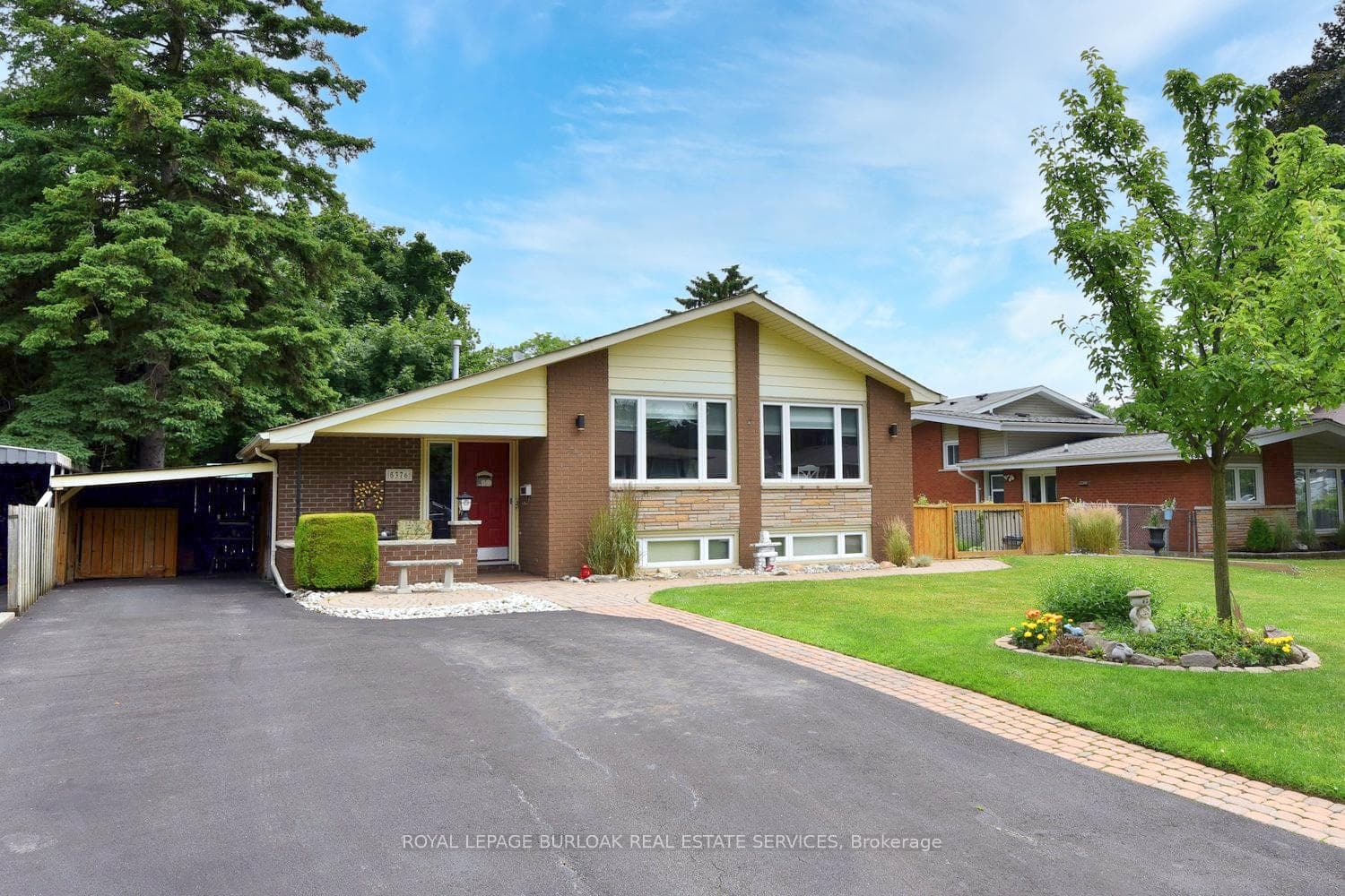 5376 Murray Crescent photo 1