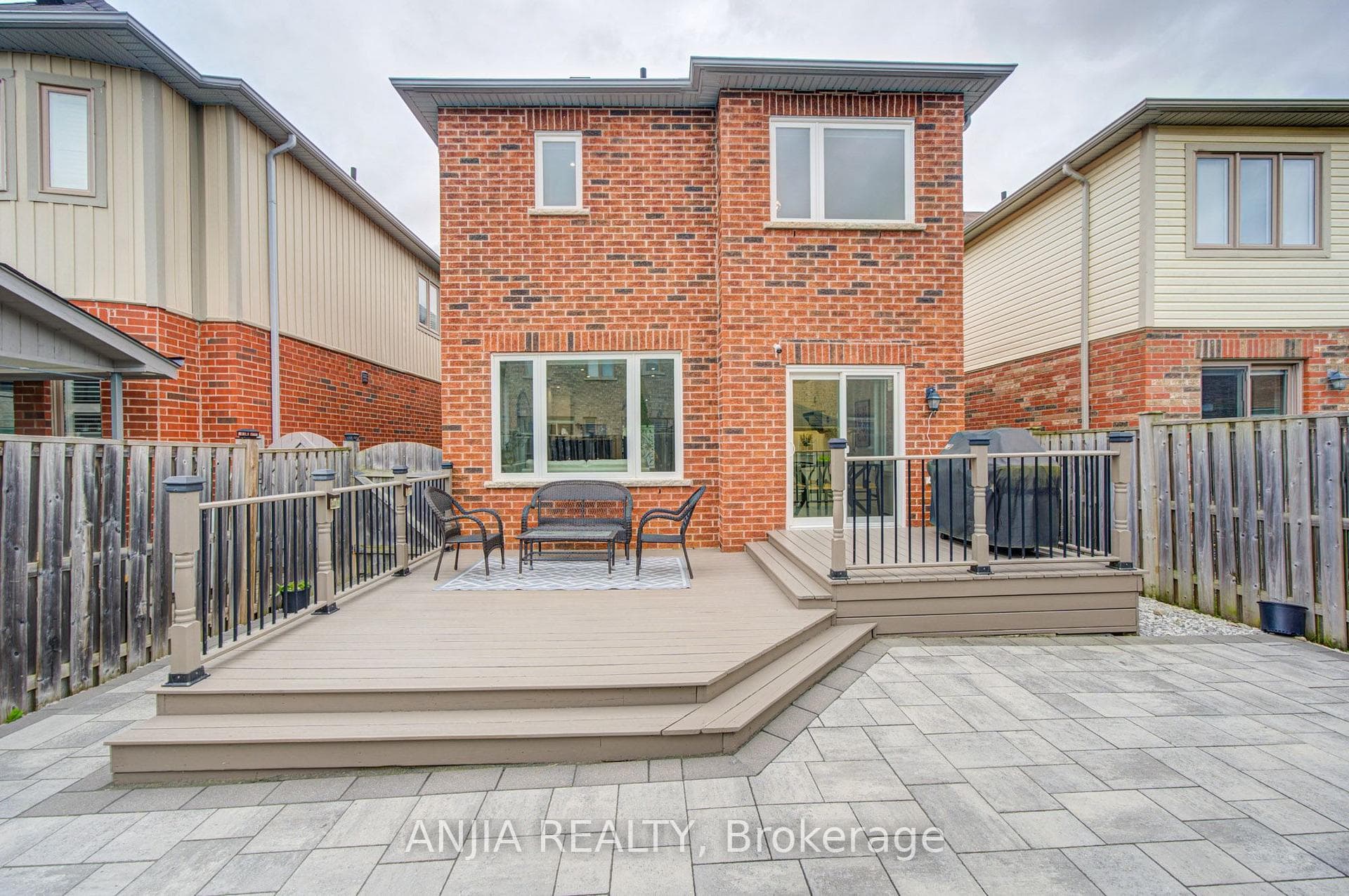 106 Vera Lynn Crescent photo 41