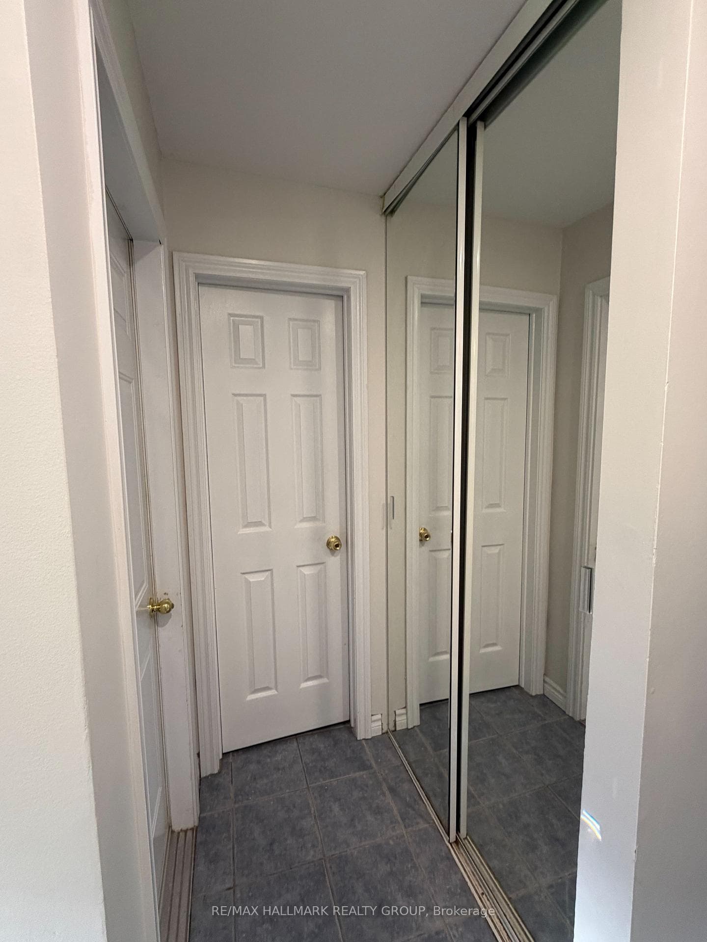 13 Raftus Square photo 16