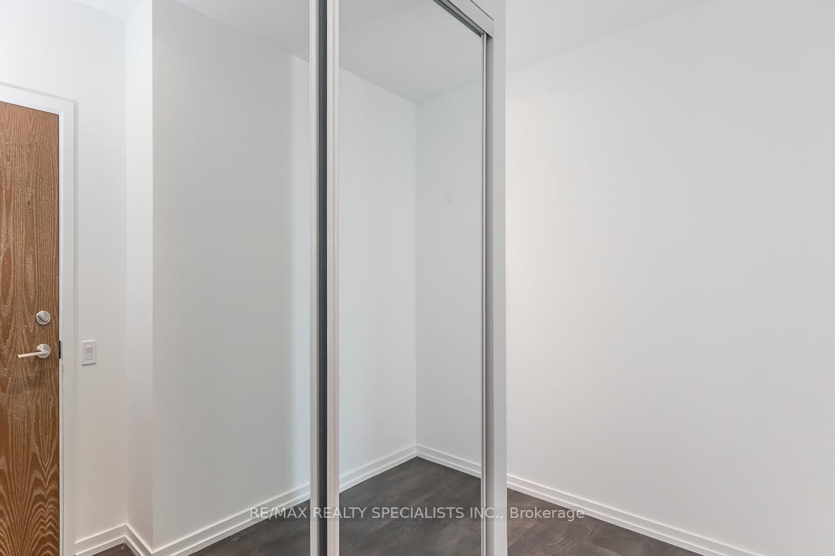 7890 JANE Street Unit PH-09 photo 11