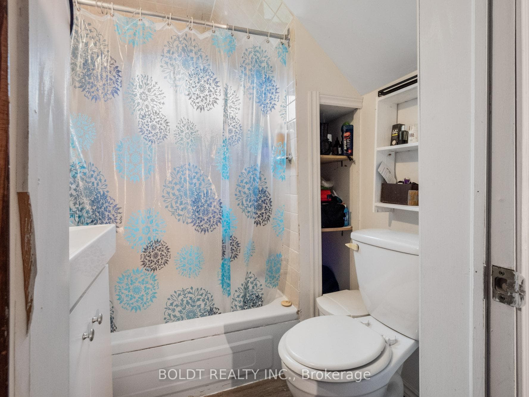 117 Russell Avenue photo 17