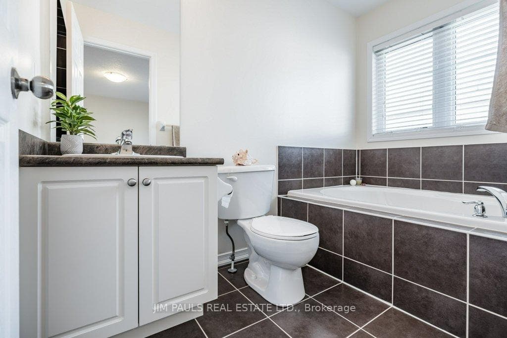 11 Newport Crescent photo 22