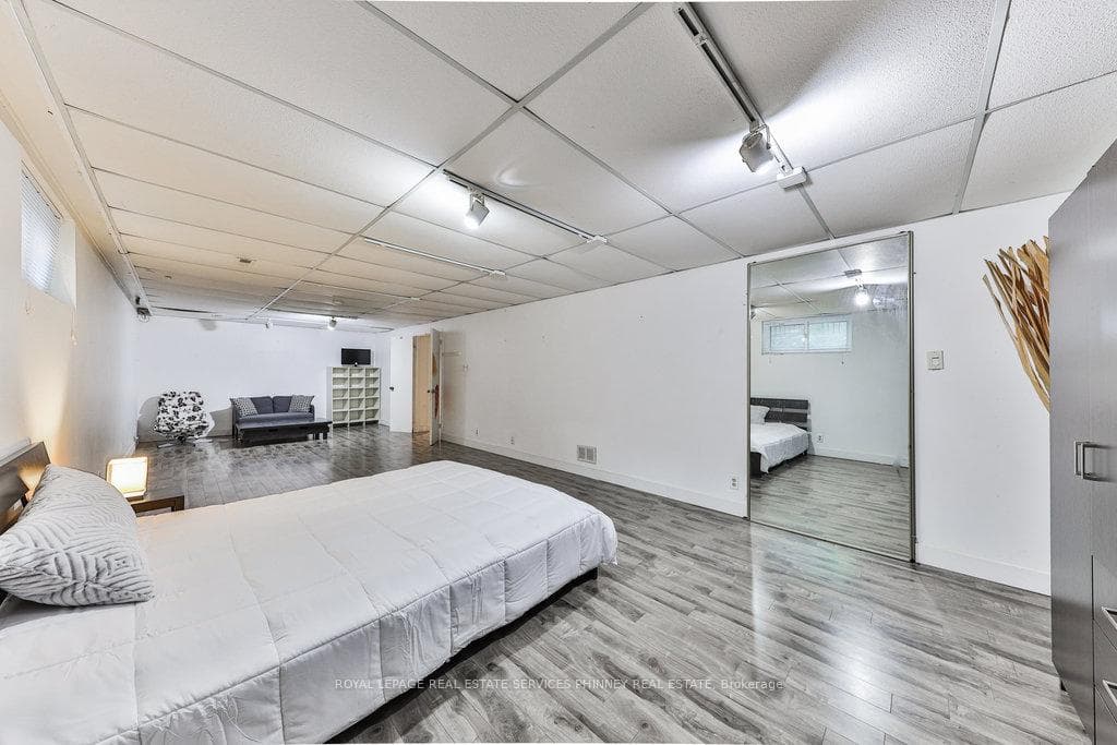 2225 Shardawn Mews photo 24