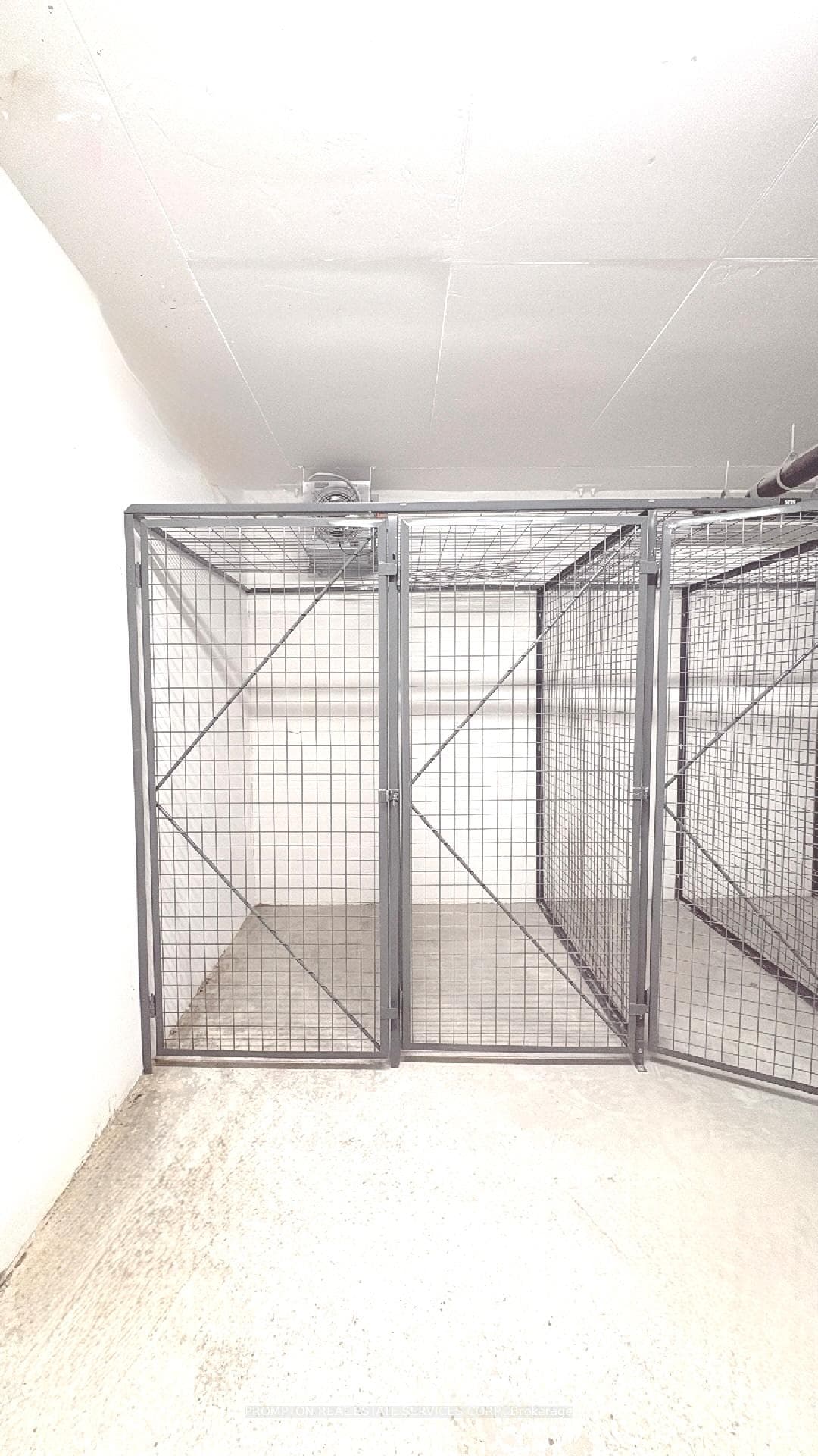 2 Lockers