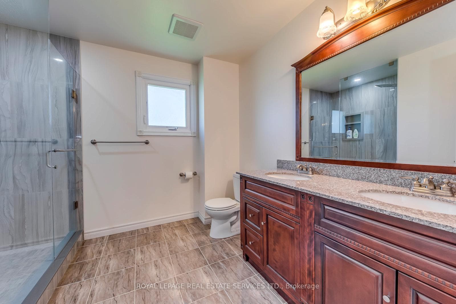 4370 Goldenrod Crescent photo 27