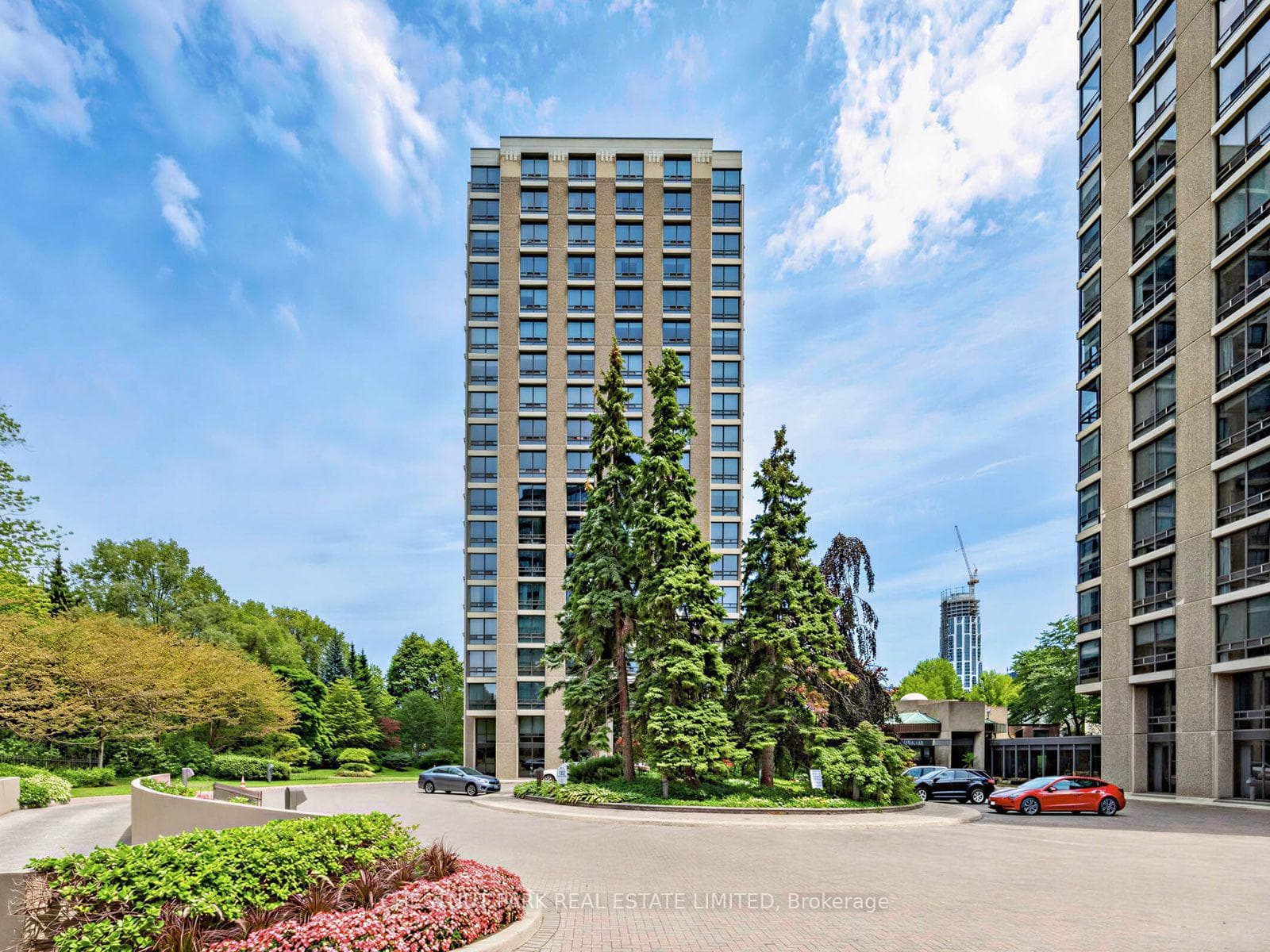 625 Avenue Road Unit 304 photo 1