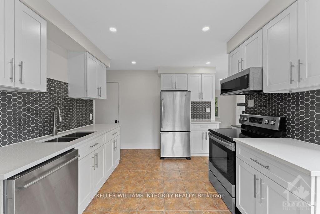 4388 THIRD LINE Road photo 13