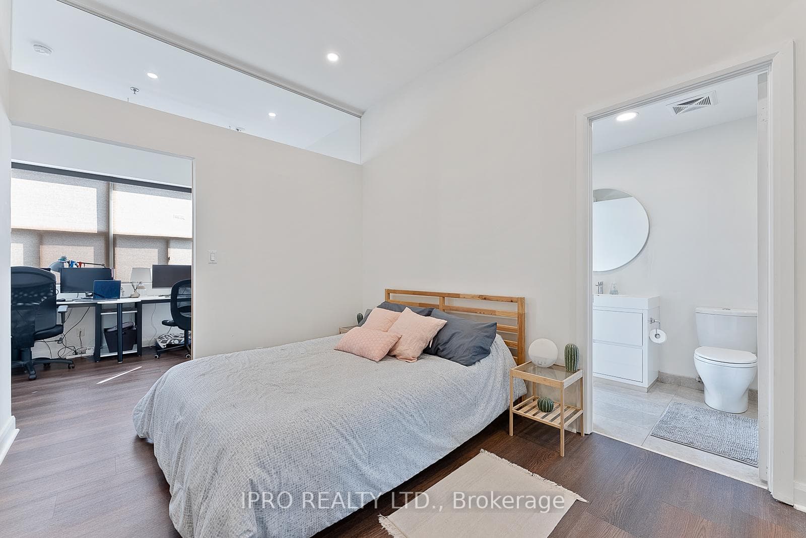 700 King Street Unit 1009 photo 27