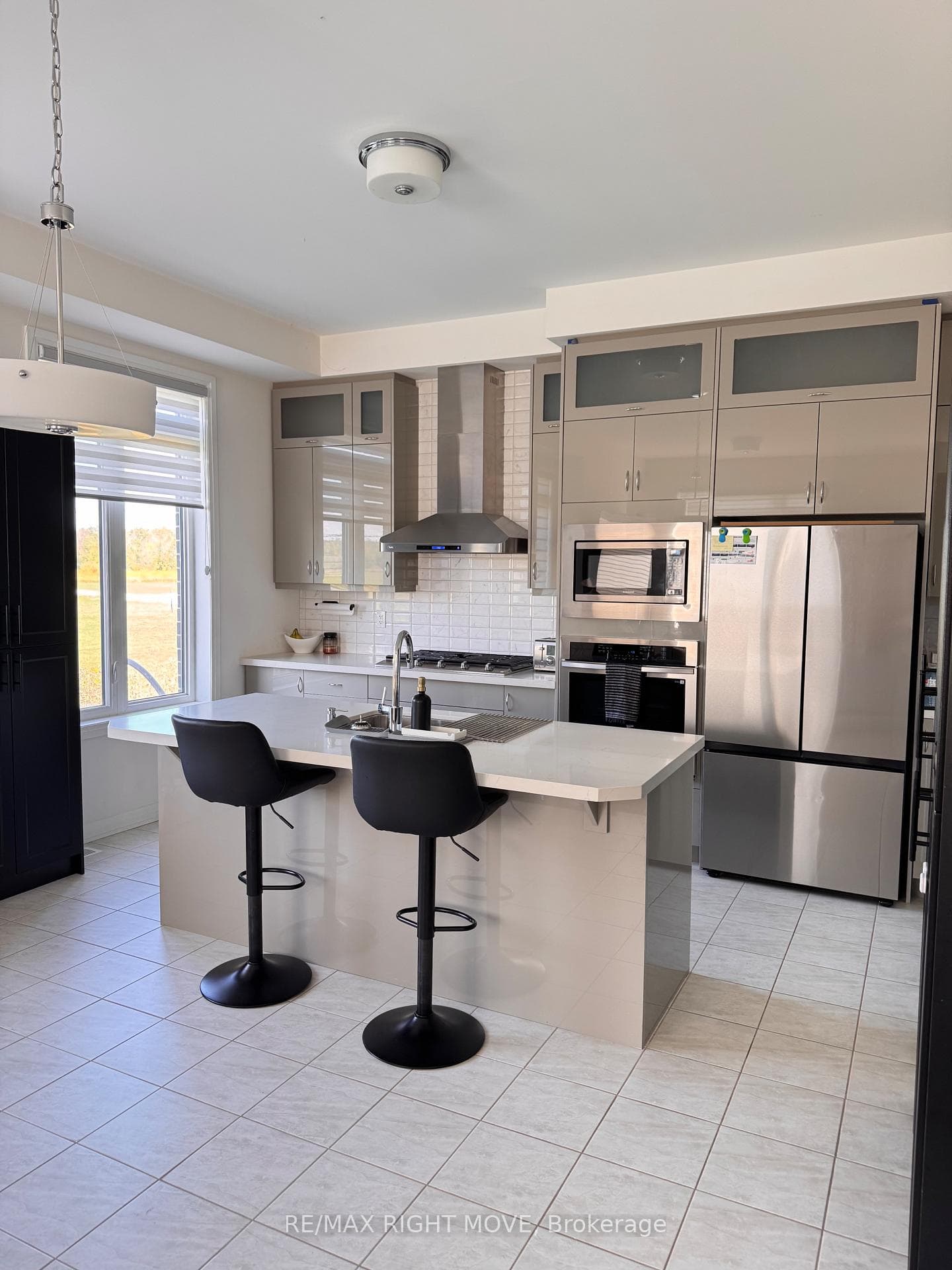 3701 Quayside Drive photo 3