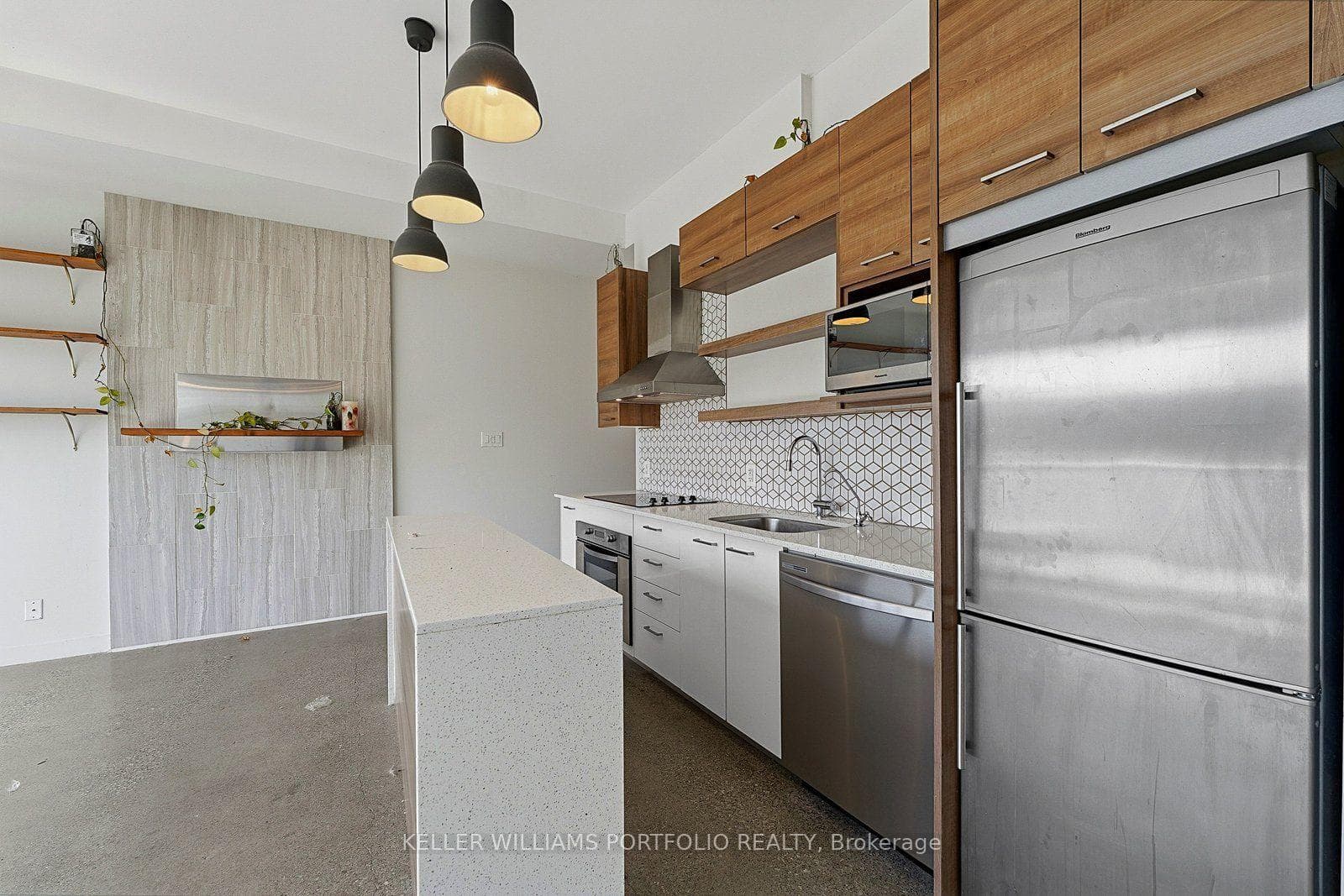 569 King Street Unit 407 photo 11