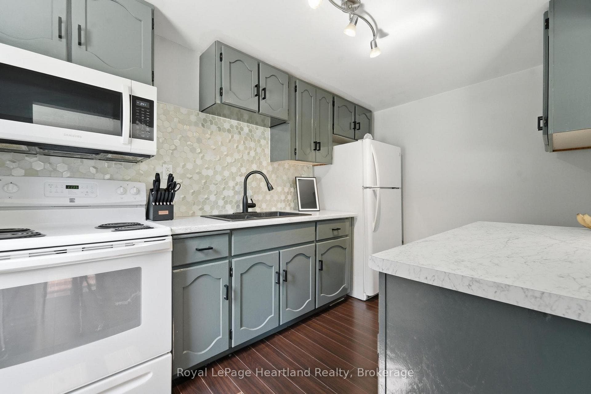 20 William Street photo 9