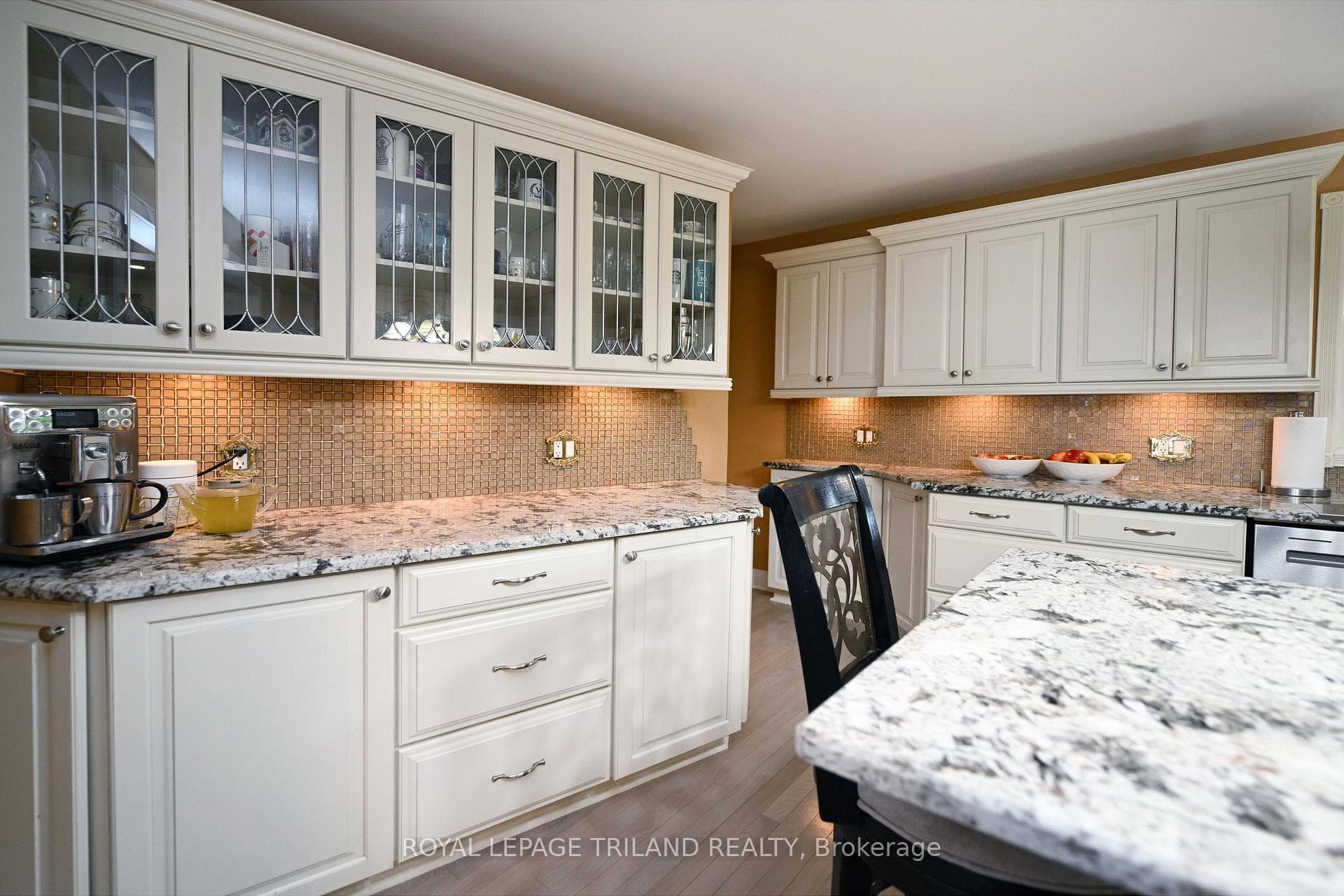 7570 Talbot Trail photo 10