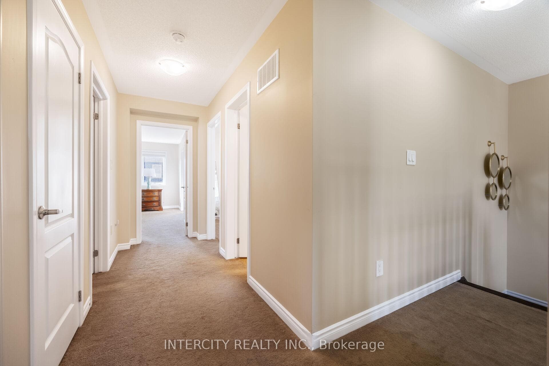 19 Enford Crescent photo 27