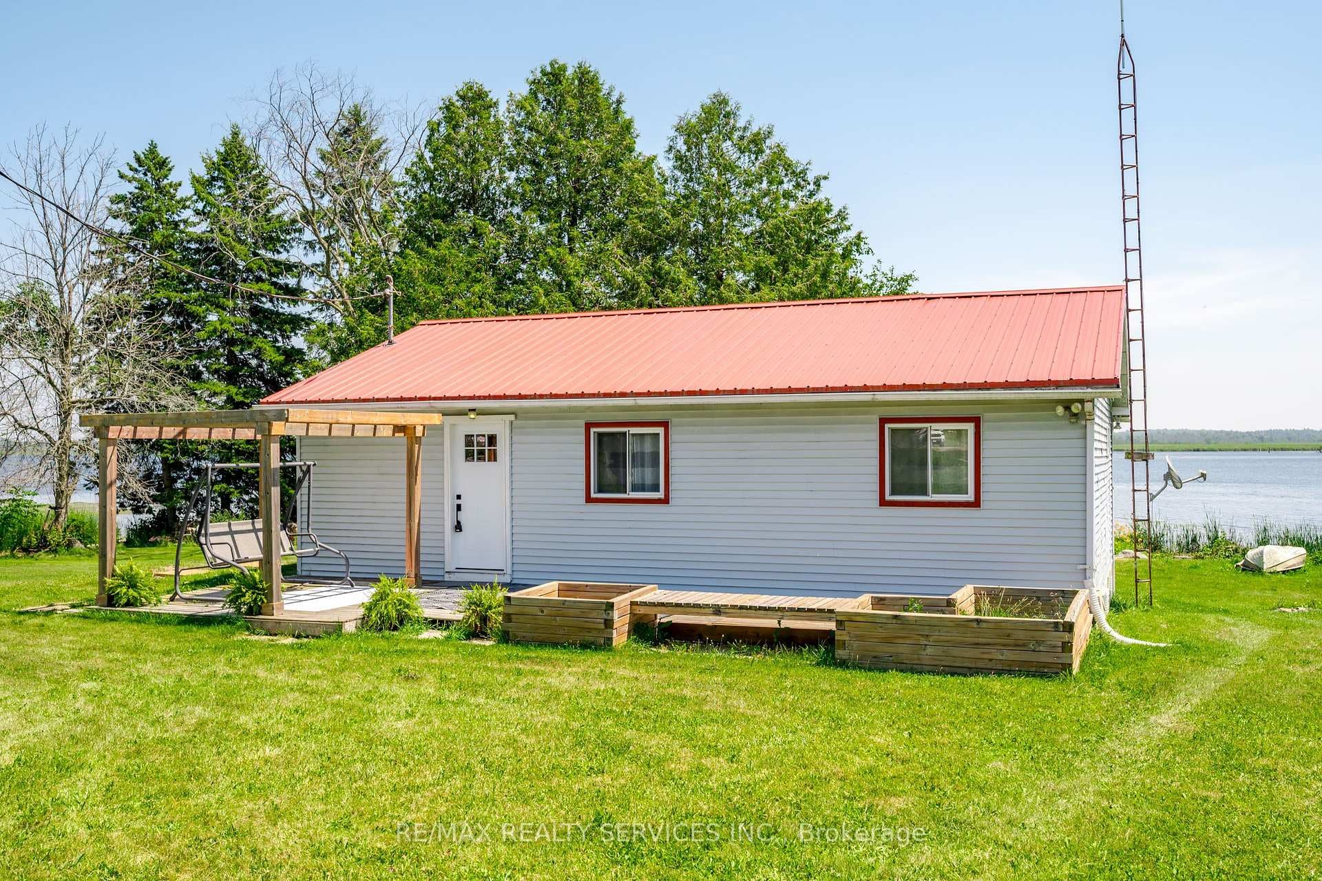 505 CATCHMORE Road photo 4