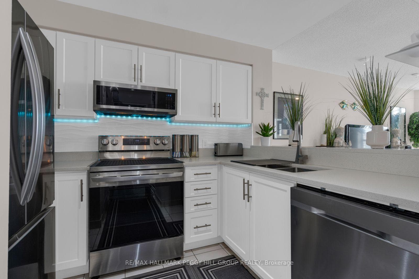 140 Dunlop Street Unit 505 photo 5