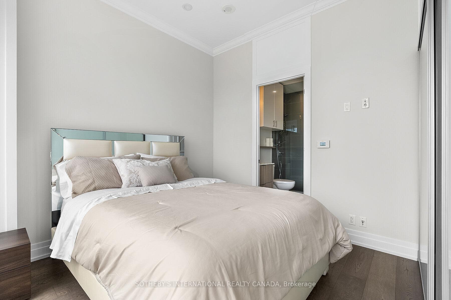 6 Parkwood Avenue Unit 901 photo 21