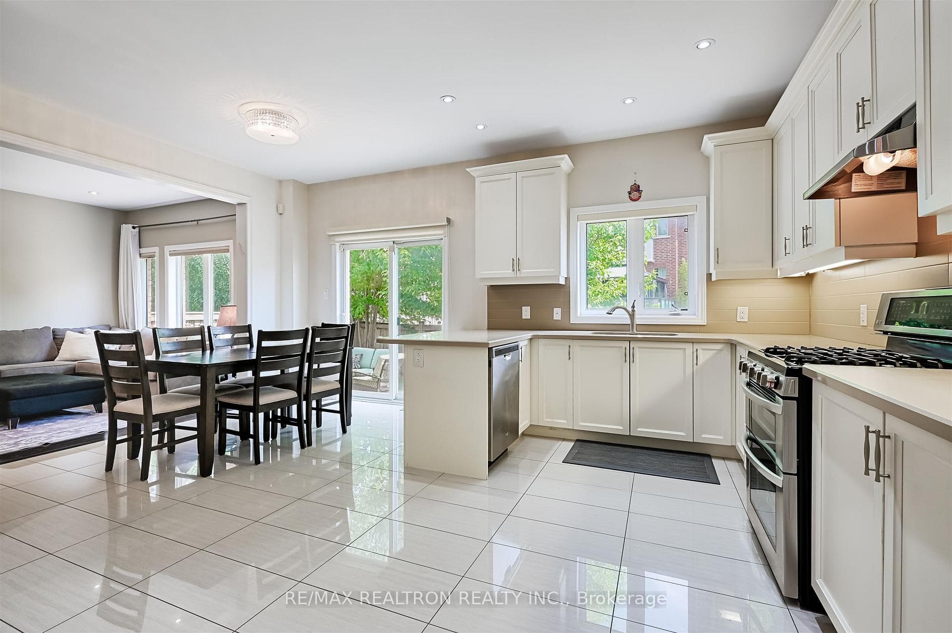 27 Ironbark Court photo 11