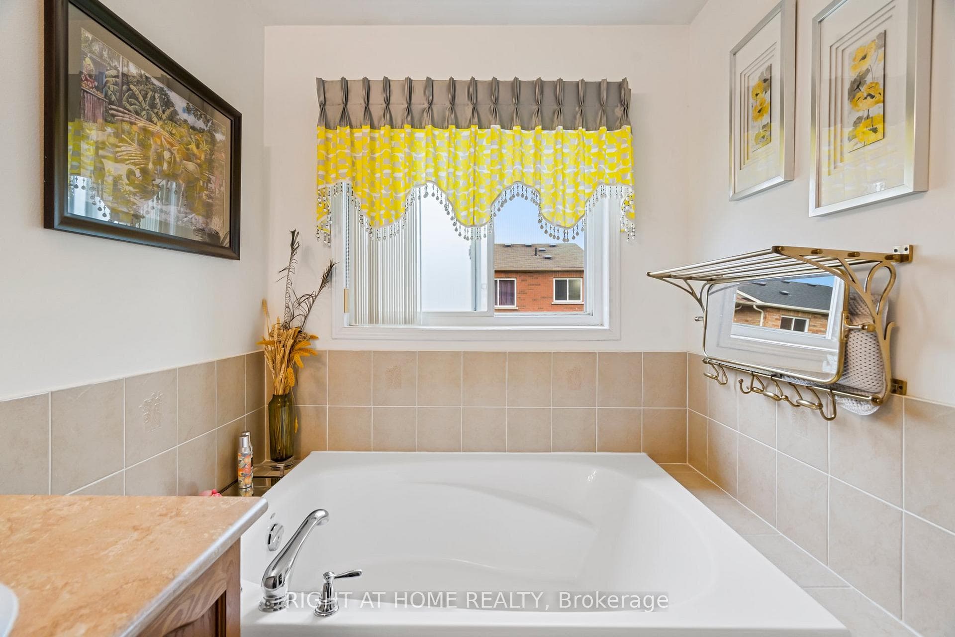 52 Thistlewaite Crescent photo 18